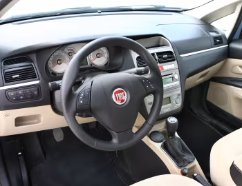 内饰 Fiat Linea (323) '2007–15
