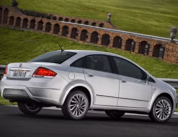 2015–16 Fiat Linea Absolute [Latam] (323) '2014–16