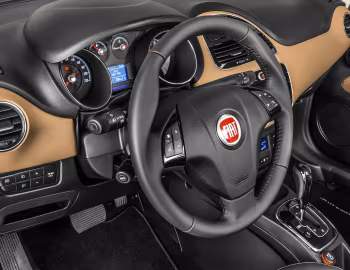 内饰 2015–16 Fiat Linea Absolute [Latam] (323) '2014–16