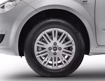 2015–16 Fiat Linea Essence [Latam] (323) '2014–16