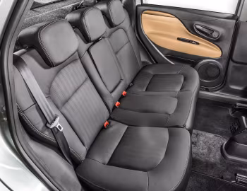 内饰 2015–16 Fiat Linea Absolute [Latam] (323) '2014–16