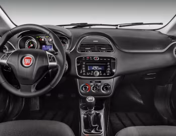 Panel frontal 2015–16 Fiat Linea Essence [Latam] (323) '2014–16