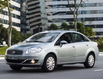 2015–16 Fiat Linea Essence [Latam] (323) '2014–16