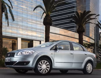 2015–16 Fiat Linea Essence [Latam] (323) '2014–16