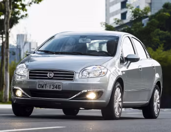 2015–16 Fiat Linea Essence [Latam] (323) '2014–16