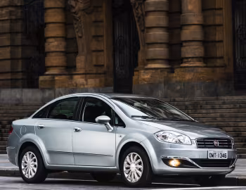 2015–16 Fiat Linea Essence [Latam] (323) '2014–16