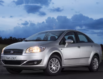 2015–16 Fiat Linea Essence [Latam] (323) '2014–16