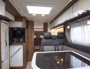 Interior 2017–19 LMC Cruiser Premium '2016–19