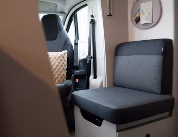Interior 2026 LMC Tracer 690 EL '2025–pr.