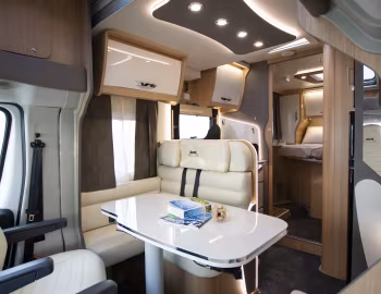 Interior 2020–pr. McLouis Fusion 367 [UK-spec] '2019–pr.