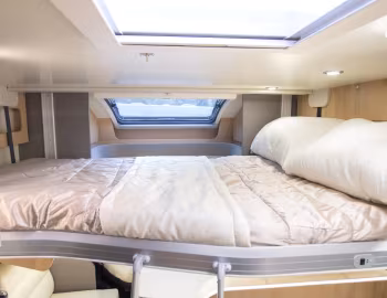 Interior 2020–pr. McLouis Fusion 373 [UK-spec] '2019–pr.