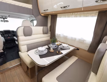 Interior 2019–20 McLouis Glamys 322 '2018–20