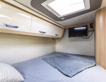 Intérieur 2019–20 McLouis Glamys 326G '2018–20