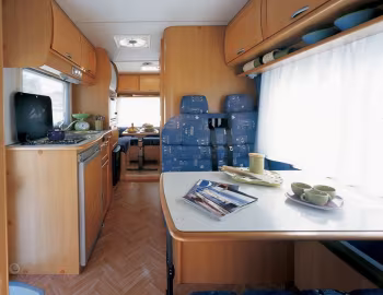 Interior 2004 McLouis Glen 690 '2003–04