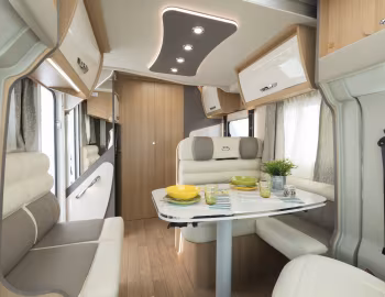 Interior 2019–21 McLouis Mc4 379G '2018–21