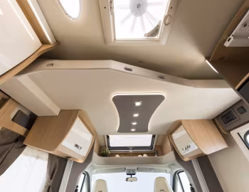 Interior 2019–21 McLouis Mc4 379G '2018–21