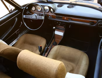 Interior Fiat 128 Roadster Moretti '1969–75