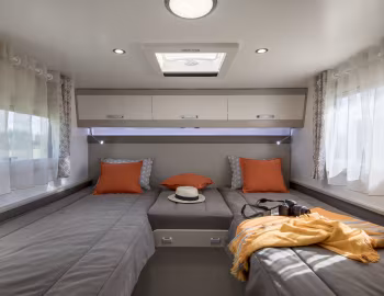 Interior 2019 Notin Sévilla '2018–19