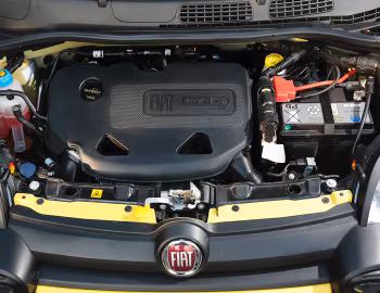 发动机舱 Fiat Panda Cross [Japan] (319) '2020