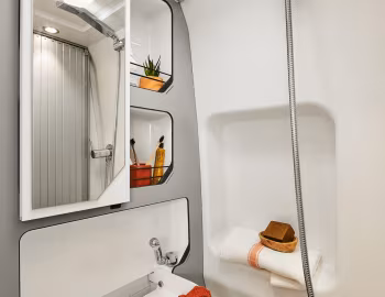 Interior 2017–pr. Pilote V630J '2016–pr.