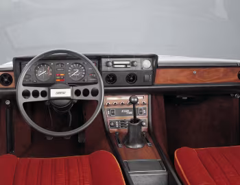 Panel frontal Fiat 130 Coupé '1971–77
