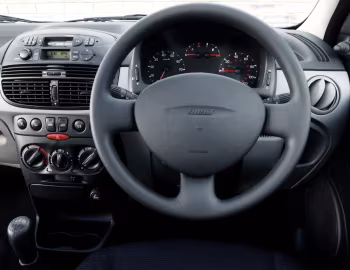 Panel frontal Fiat Punto 5-door [UK-spec] (188) '1999–2003