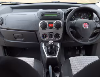 Panel frontal Fiat Qubo [UK-spec] (225) '2009–16