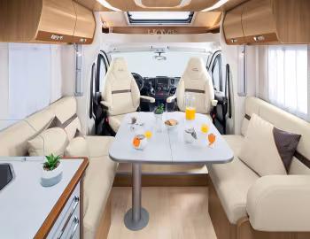 Intérieur 2018–20 Rapido 696F "Premium Edition" '2017–20
