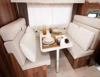 Interior 2014 Roller Team Zefiro Garage '2013–14