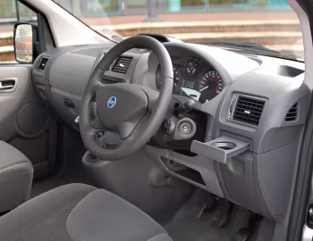 Интерьер Fiat Scudo Panorama [UK-spec] '2007–13