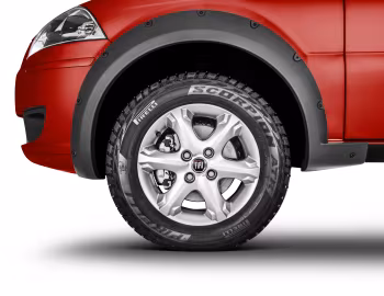 2013 Fiat Strada Trekking Cabine Dupla (278) '2012–13