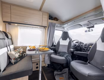 Interior 2021 Sunlight V69 '2020–21