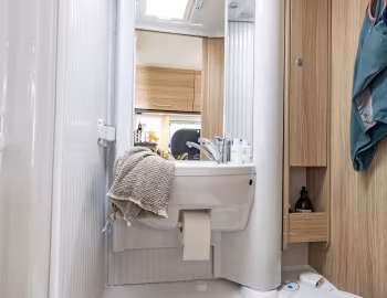 Interior 2021 Sunlight V69 '2020–21