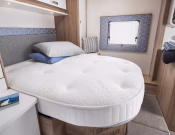 Interior 2017–19 Swift Escape 685 '2016–19
