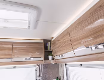 Интерьер 2016–21 Swift Kon-tiki 635 '2015–21