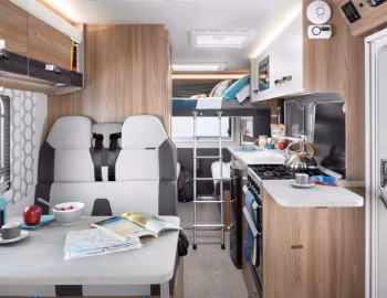 Интерьер 2015–18 Swift Rio 340 '2014–18