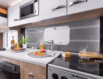 Интерьер 2015–18 Swift Rio 340 '2014–18