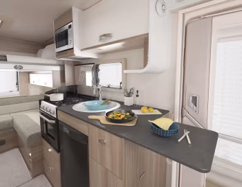 Интерьер 2022–н.в. Swift Select Compact C404 '2021–н.в.