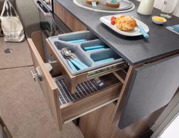Интерьер 2022–н.в. Swift Select Compact C404 '2021–н.в.