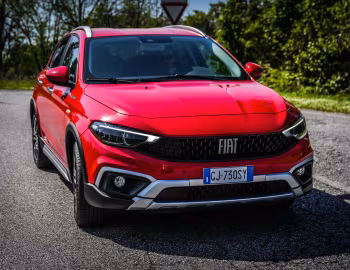 Fiat (Tipo)ᴿᴱᴰ Cross Hybrid (357) '2022–23
