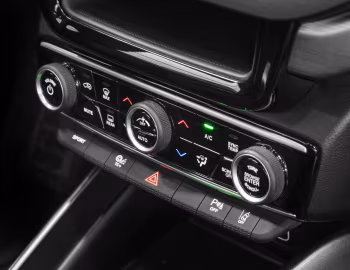Интерьер 2022–23 Fiat Toro Freedom (226) '2021–23