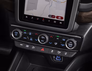 中控台 2022–23 Fiat Toro Ranch (226) '2021–23