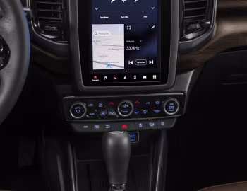 中控台 2022–23 Fiat Toro Ranch (226) '2021–23