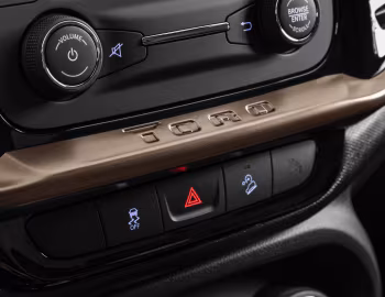 内饰 Fiat Toro Ranch (226) '2018–19