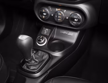 内饰 2020–21 Fiat Toro Ultra (226) '2019–21