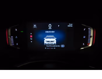 中控台 2022–23 Fiat Toro Volcano (226) '2021–23
