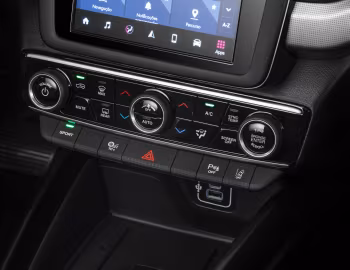 内饰 2022–23 Fiat Toro Volcano (226) '2021–23