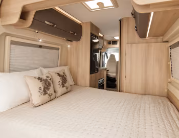 Interior 2015–17 Tribute 670 '2014–17