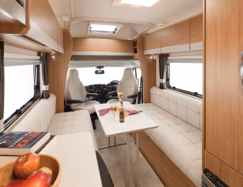Interior 2016–17 Tribute T-615 '2015–17