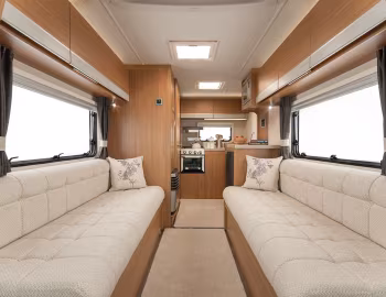 Interior 2016–17 Tribute T-615 '2015–17